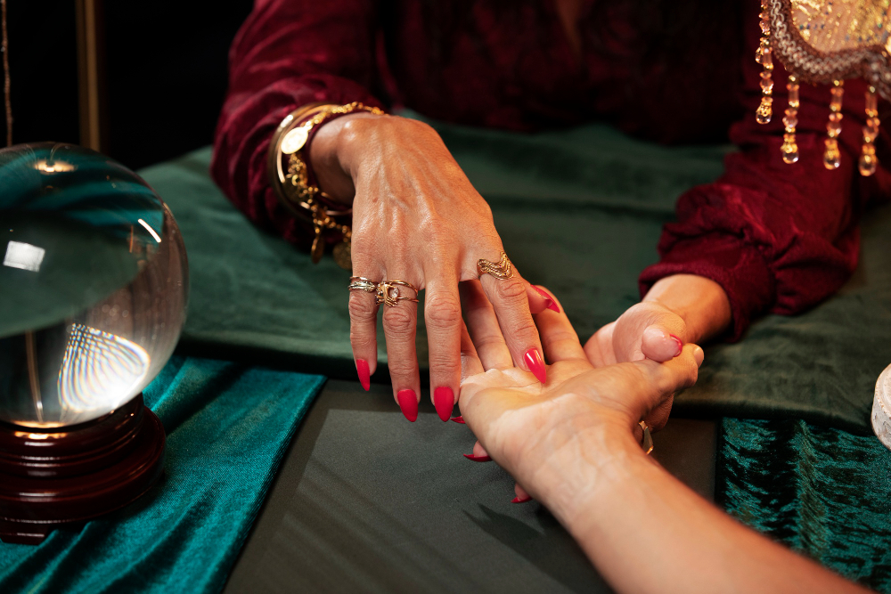 The Role of Intuition in Mediumship — How Psychic Mediums Sense Energy